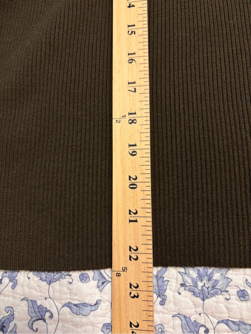 Lauren Ralph Lauren women’s L Dark Olive Green Rib Knit Turtleneck sweater NWT - Picture 6 of 6